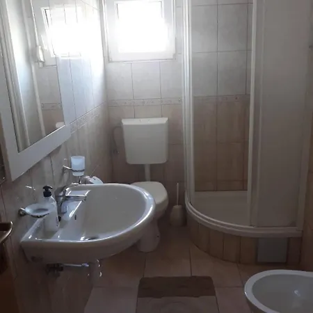 Knapic Apartment Vir